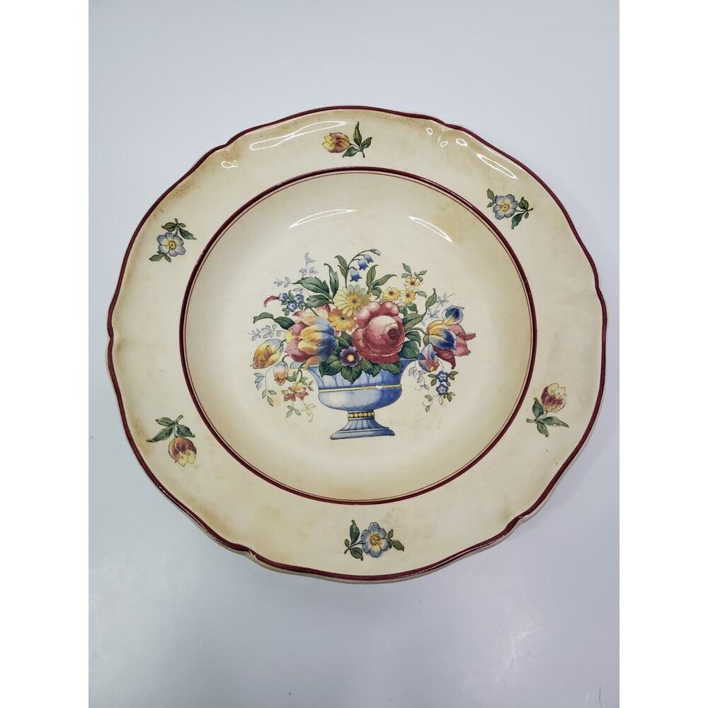 V & B.M. Floralia pattern Made in Saar Basin 1577 Plate.